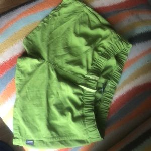 New never worn green medium Patagonia shorts
